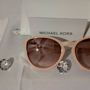 A pair of women sunglass